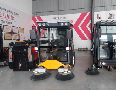 駕駛式掃地機(jī) 駕駛式掃地機(jī)