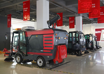 駕駛式掃地機(jī) 駕駛式掃地機(jī)